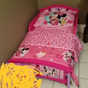 Minnie mouse bed for toddler with the mattress